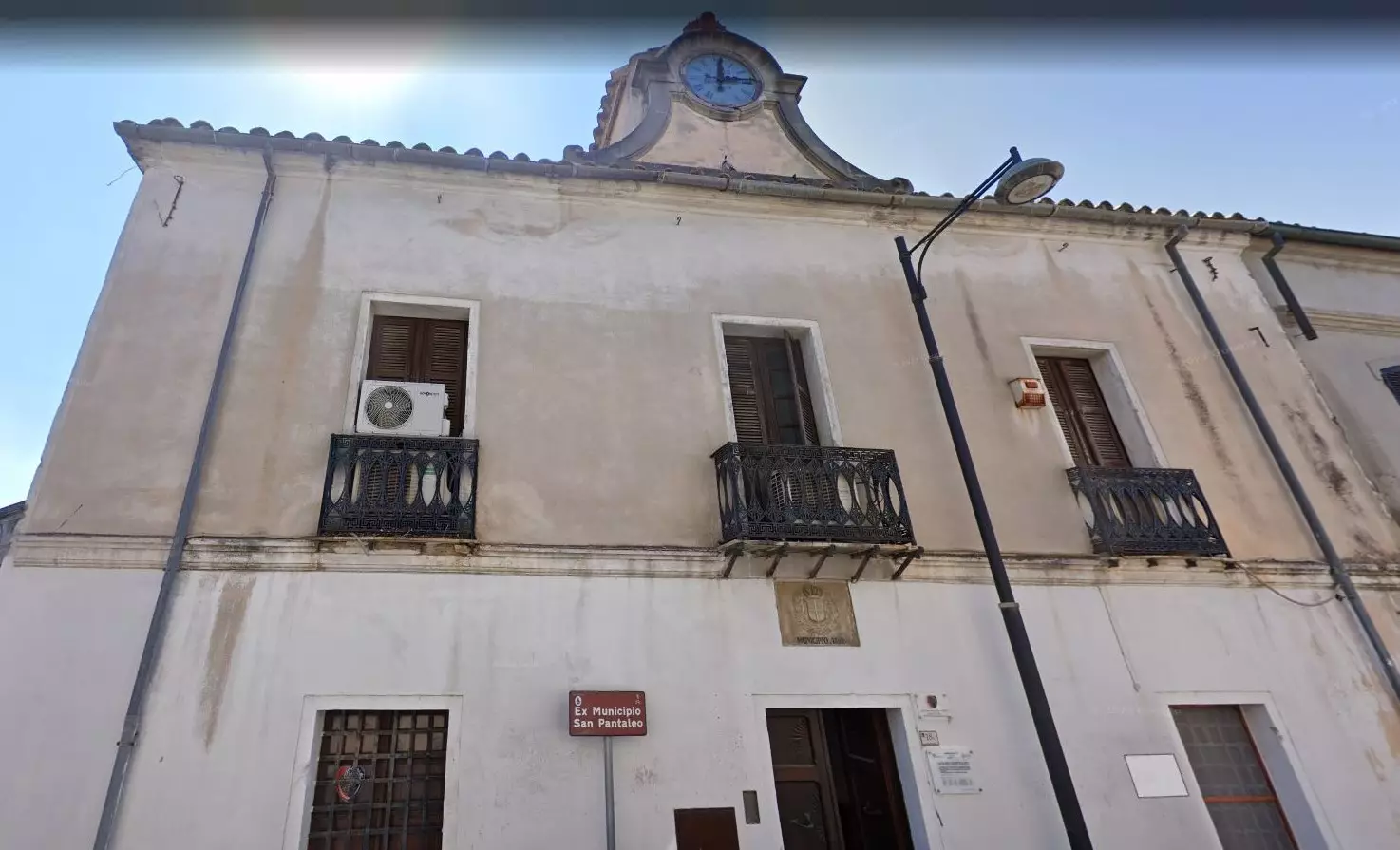 Ex Municipio San Pantaleo (foto Google maps) 
